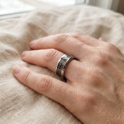 Universe Band Ring mit Asche