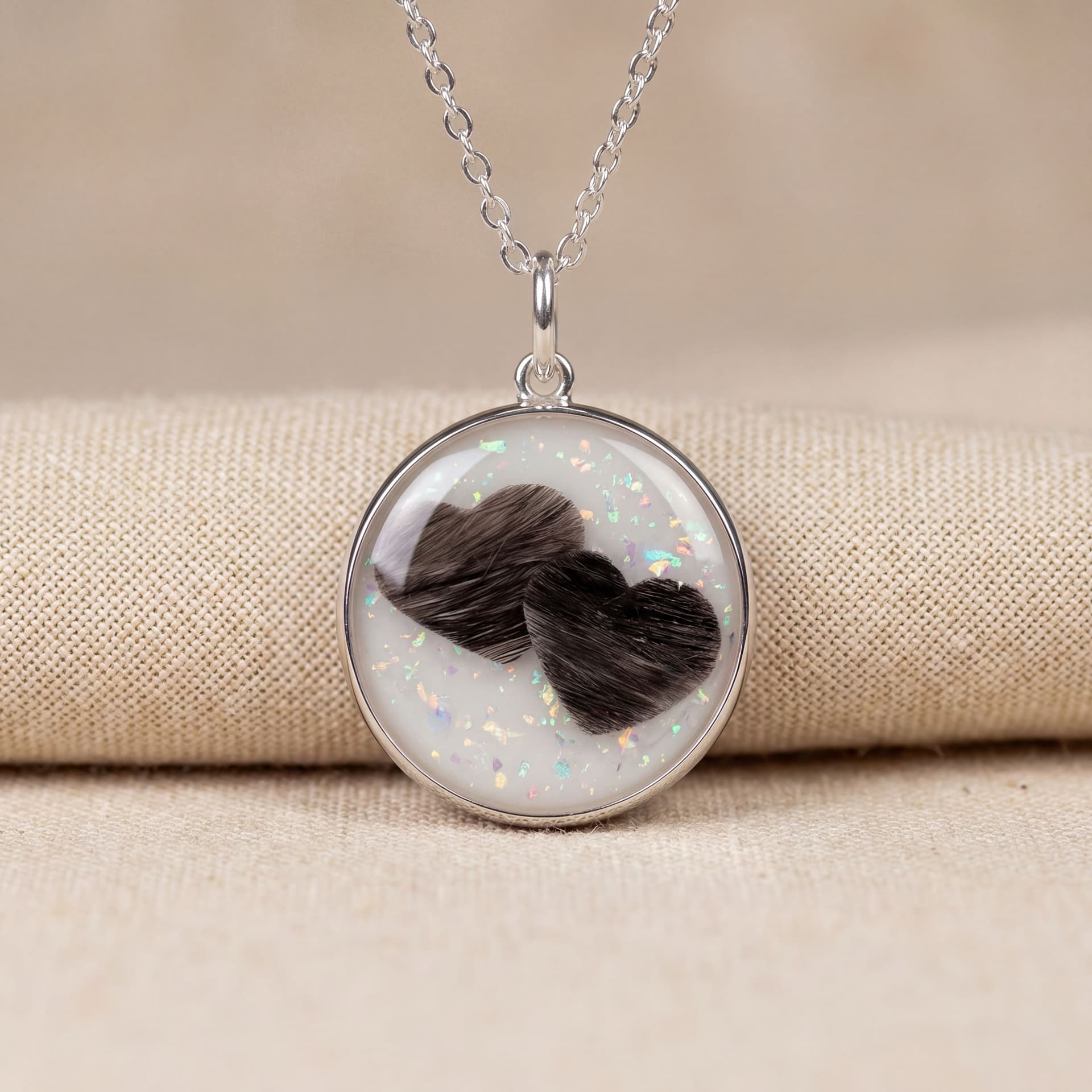 Circle of Life Pendant with Pet Fur, Two Hearts (18 mm) - close-up detail view