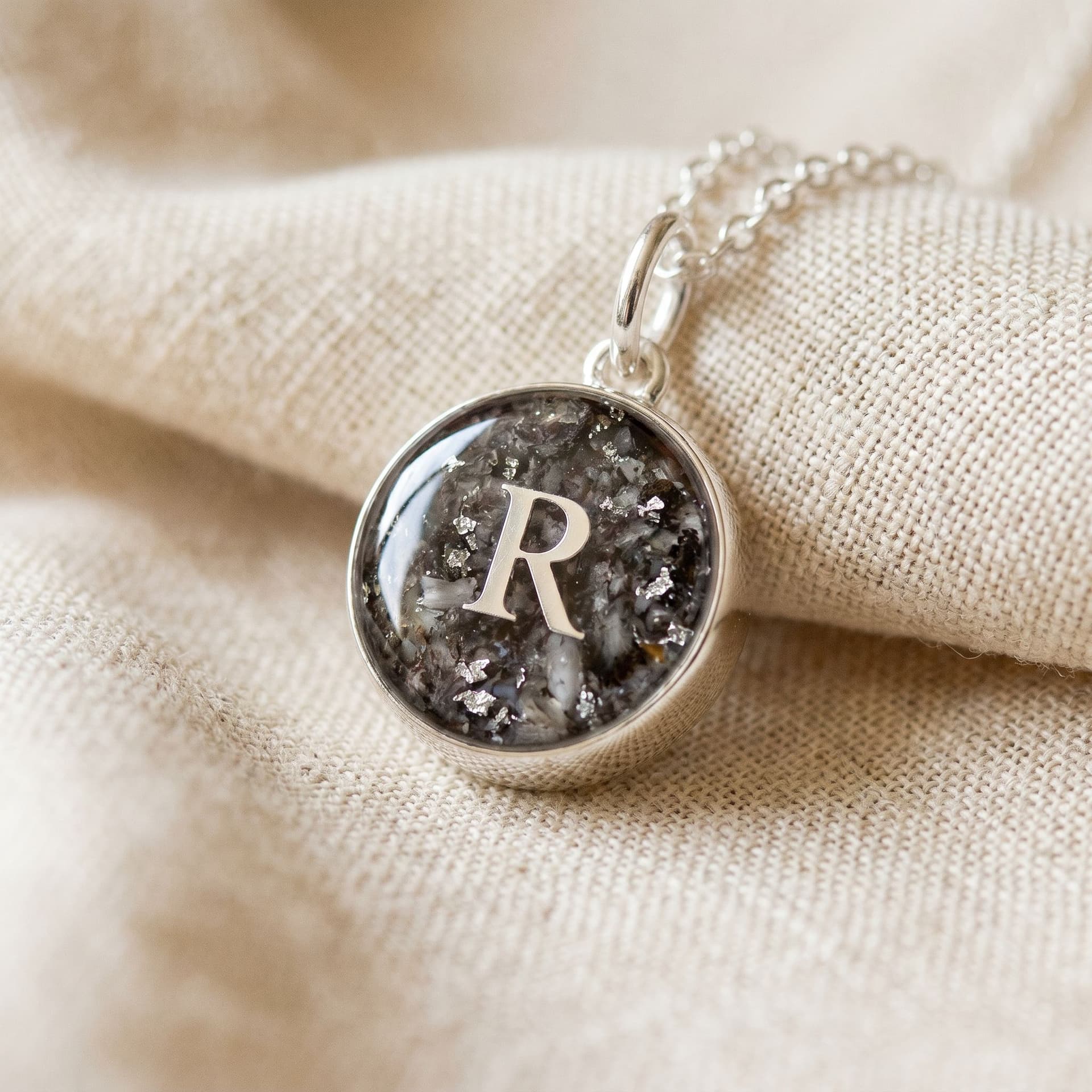 Circle of Life Pendant with Ashes (12 mm) - close-up detail view, second angle