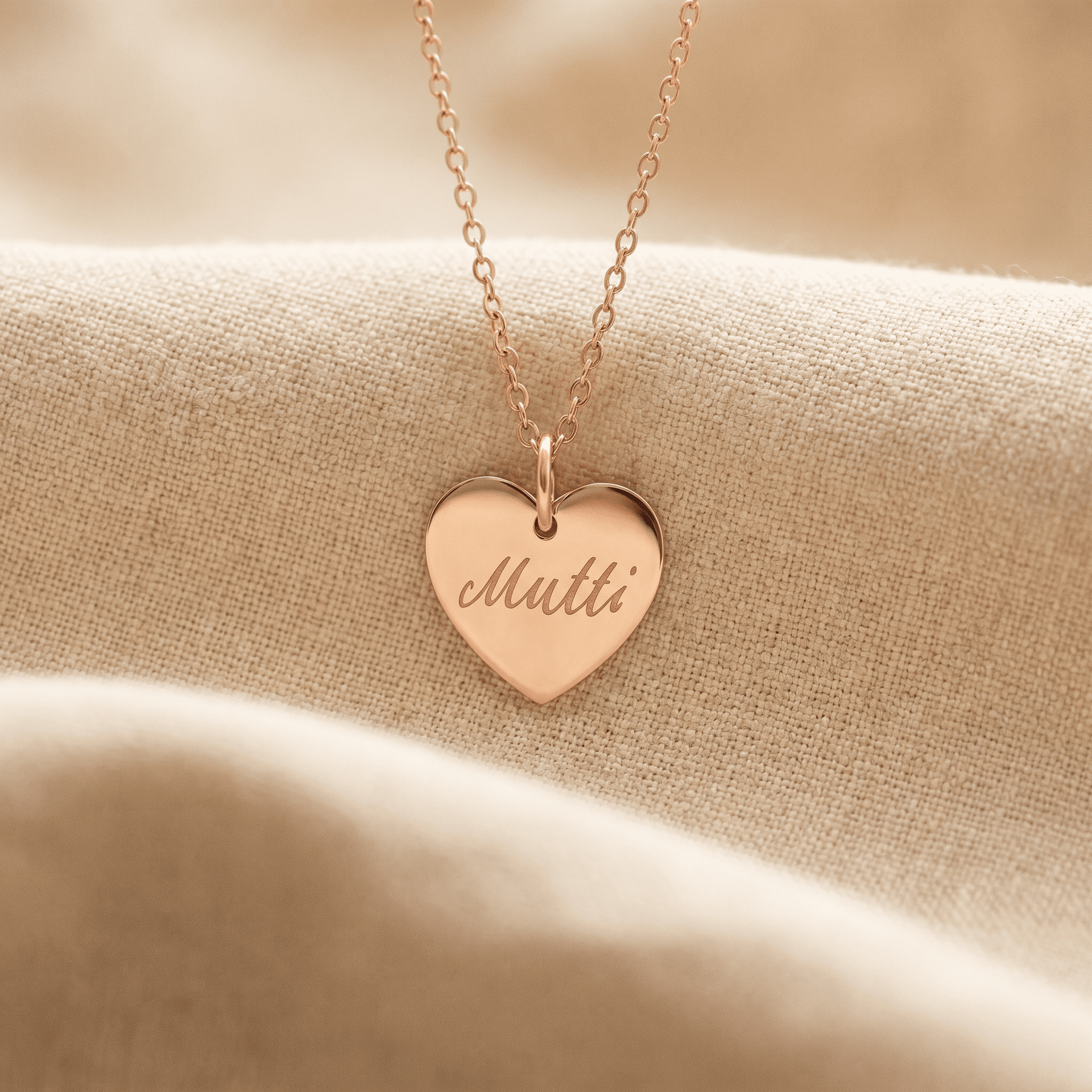 Julia Hanger met Handschrift